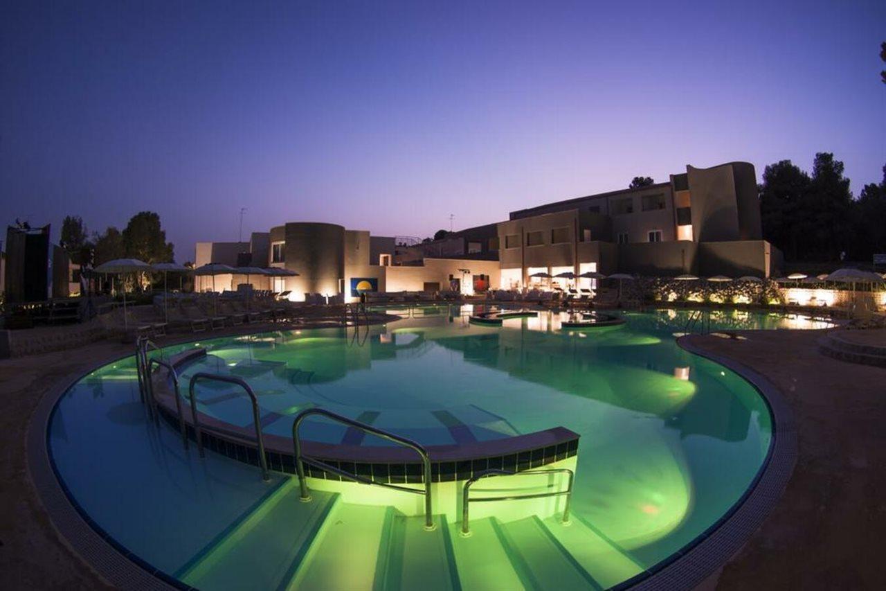 Futura Club Spiagge Bianche Hotel Fontane Bianche Exterior photo
