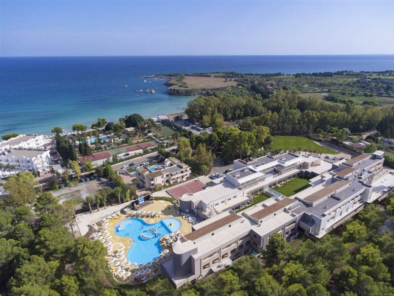 Futura Club Spiagge Bianche Hotel Fontane Bianche Exterior photo