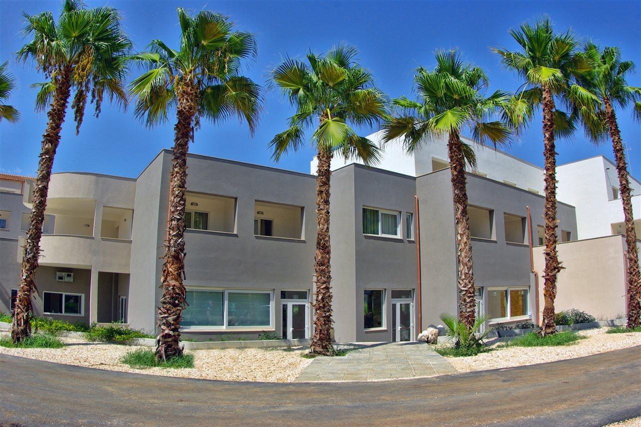 Futura Club Spiagge Bianche Hotel Fontane Bianche Exterior photo